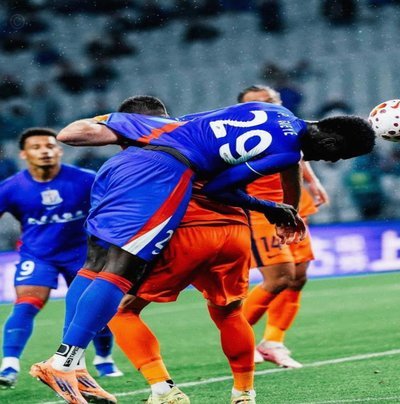 申花力克河南，三比零胜局