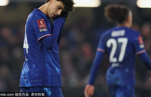 勒温拉拽对手头发未被罚，判罚尺度引质疑