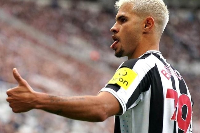 吉马良斯吐槽队友：纽卡球员有点飘了