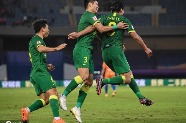 中超：铜梁龙2-3国安，法比奥梅开二度，张玉宁伤退