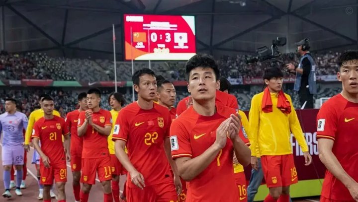 国足客战新加坡：韦世豪领衔，李昊首秀，武磊替补