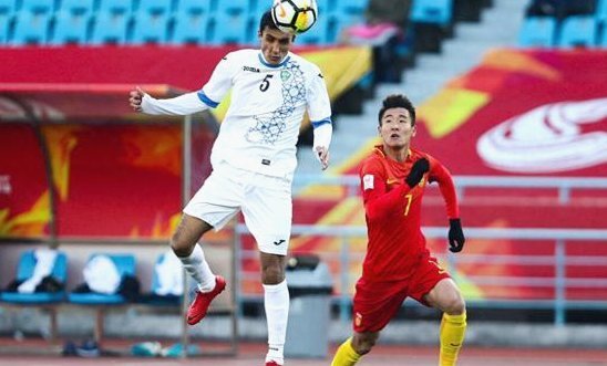 国足客战新加坡首发：韦世豪领衔，李昊首秀，武磊替补