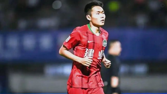 乌兹版的“王上源”，和国足一样的换代疑惑？