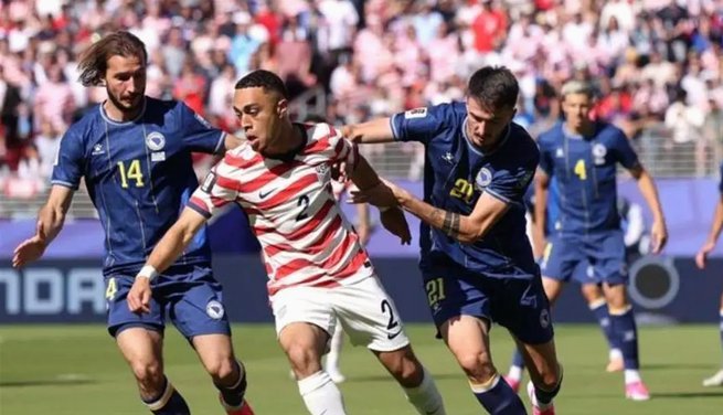 比利时4-1狂胜美国，东道主世界杯“双雄陨落”