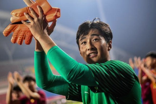 曾指导两人；申花门将教练：期待迈尼昂和大马丁会师决赛