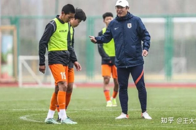 35岁球员的伯乐：韩鹏与郭士强同路智慧