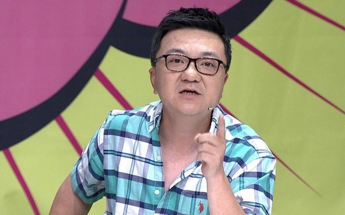 董路老师：让跪成话题