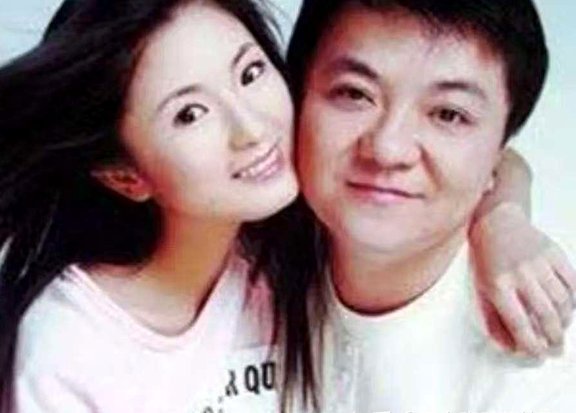 董路老师怎么又让别人跪下